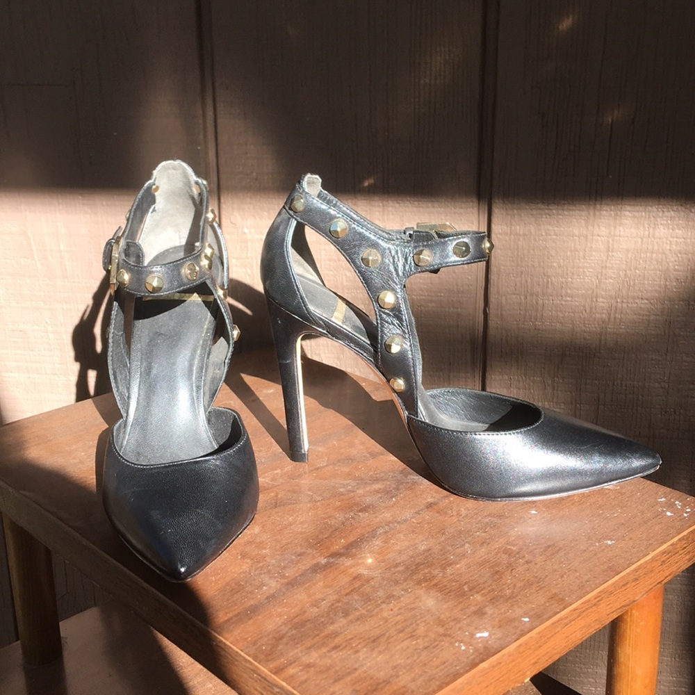 Marciano pumps